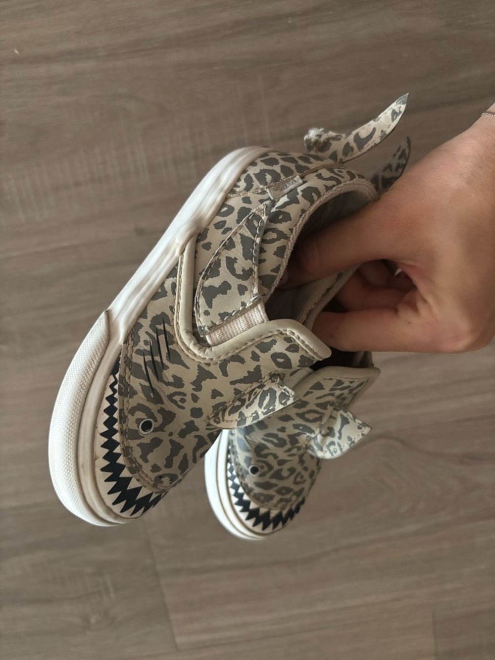 Vans Velcro Leopard Shark Toddler Sneakers 9.5c